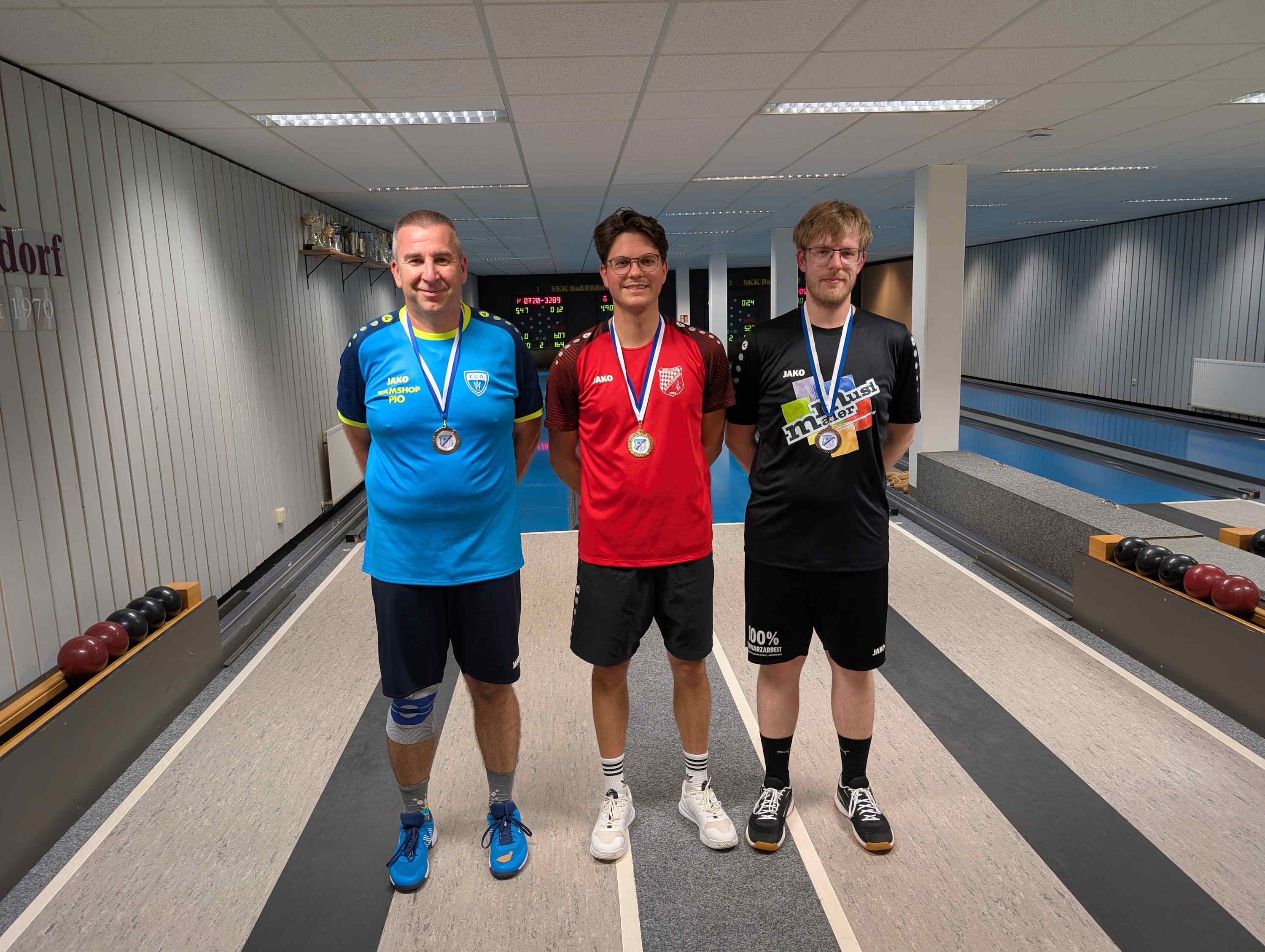 Bezirksmeisterschaft Männer 2026 - von links: Christian Röck, Florian Königbaur, Pascal Schouten
